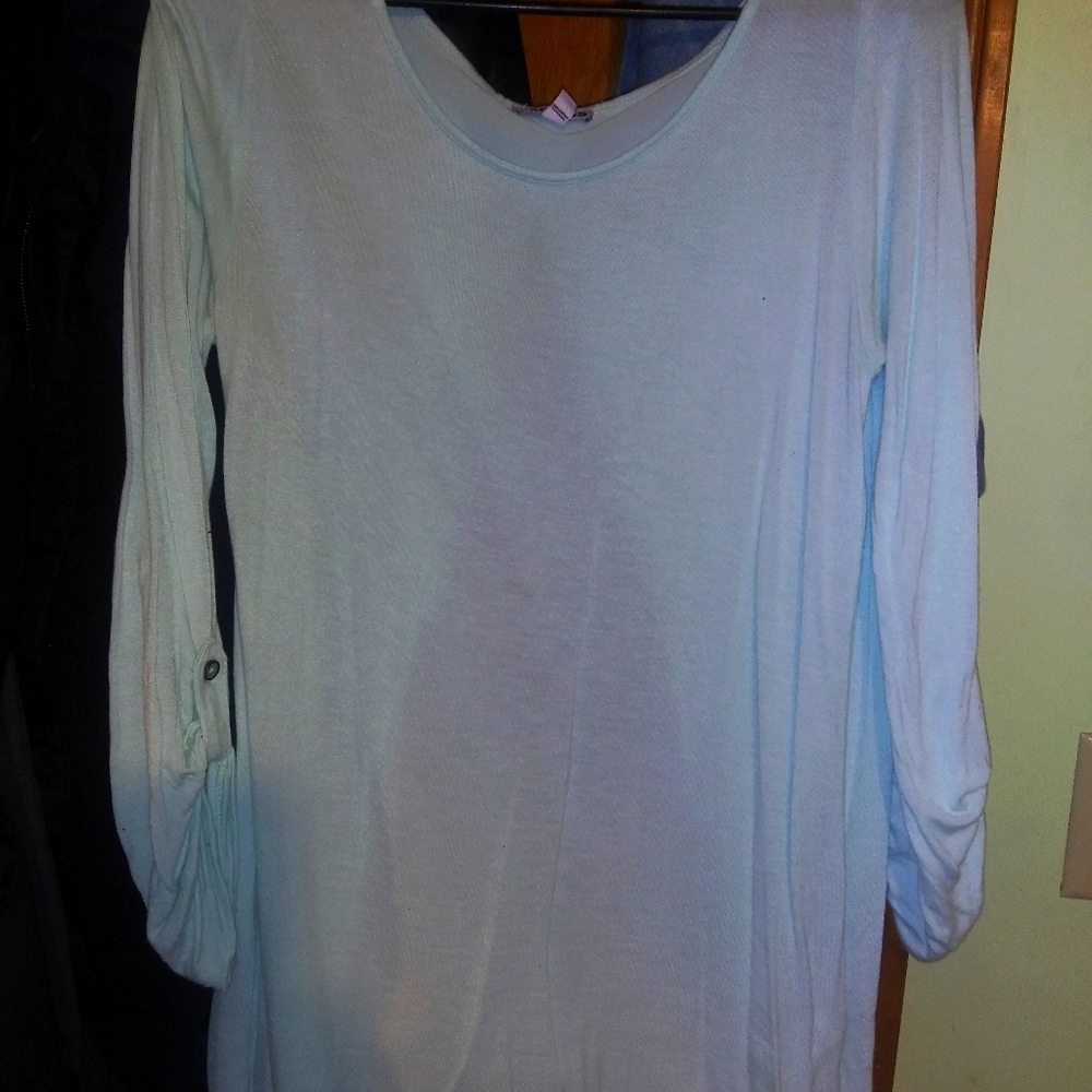 Lightweight 3/4 length shirt